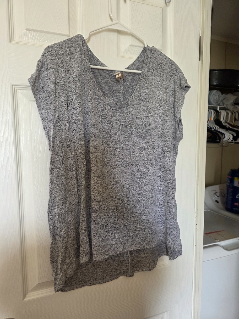Lightweight Heather Gray Women's Scoop Neck Top